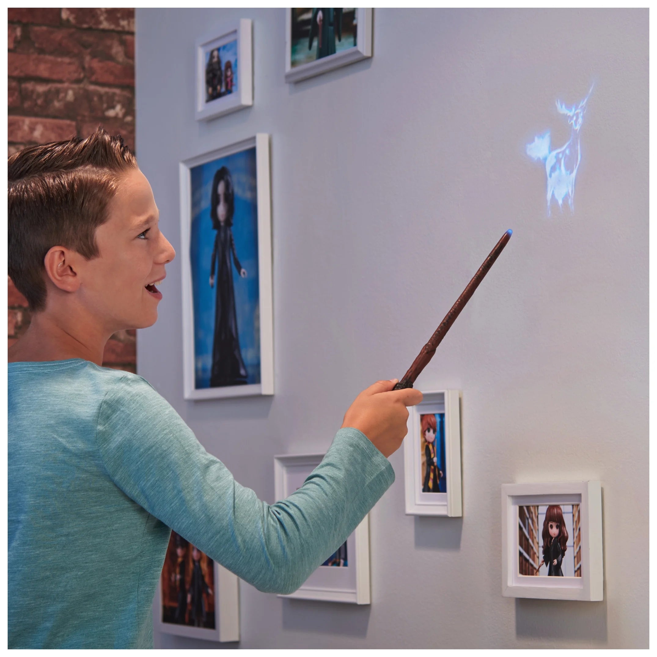 , Harry Potter 13-Inch Patronus Light-Up Projection Magic Wand for Pretend Play, for Ages 6 and up (Multipack Quantity 1)